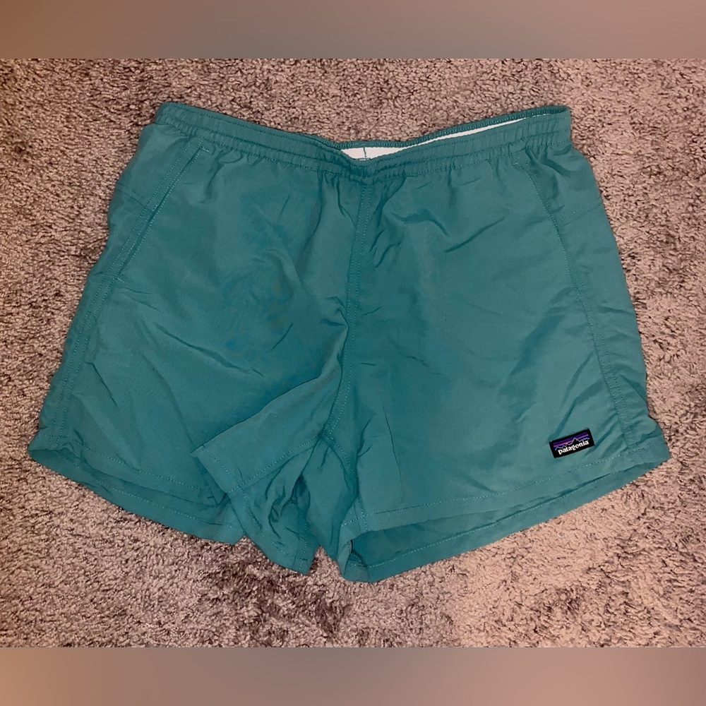 Women’s Size M 5” Patagonia Baggies Shorts